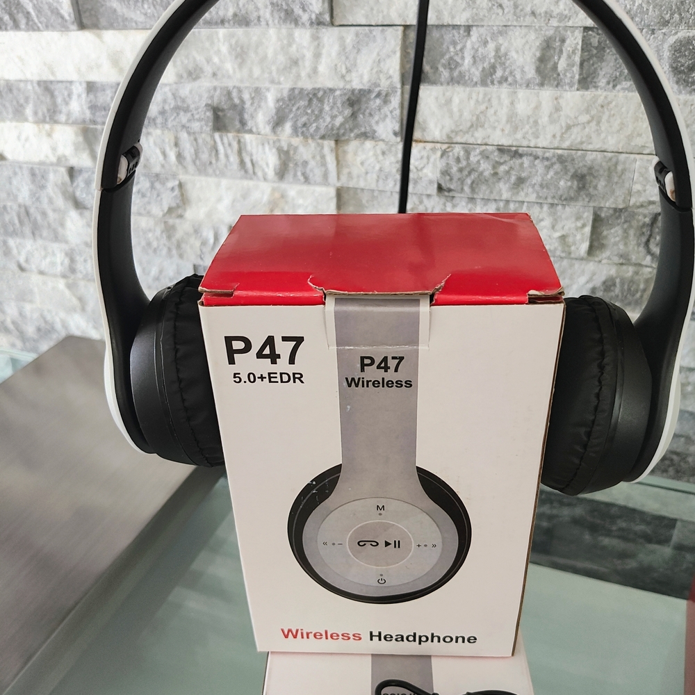 P47 Wireless Headphones - Black and Silver